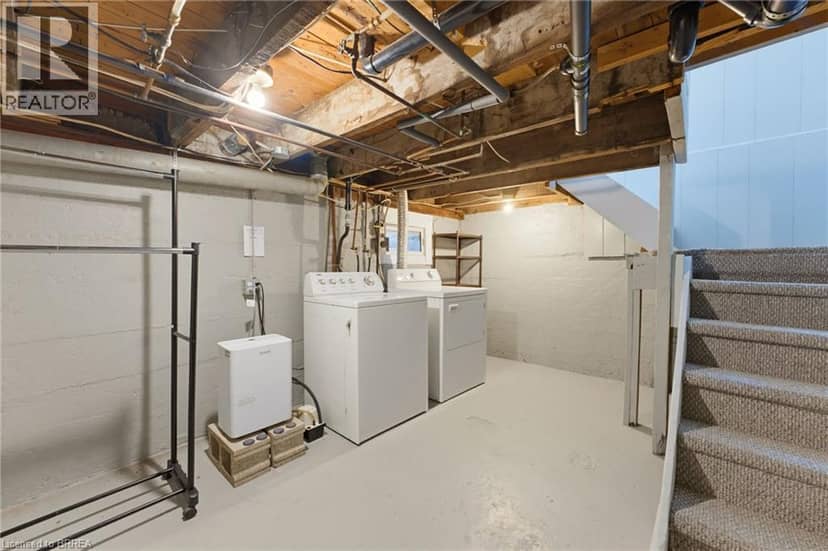 112 GRAND RIVER Avenue — photo 27 of 40