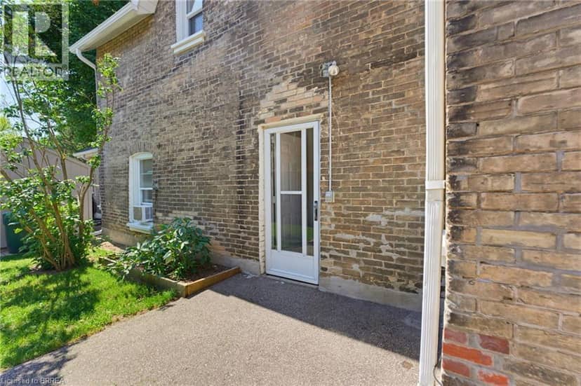 112 GRAND RIVER Avenue, Brantford, photo 5