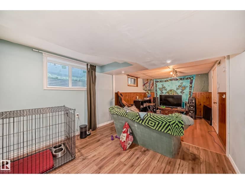 11643 76 AV NW — photo 28 of 40