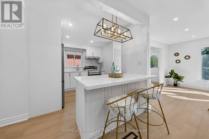 18 Elderfield Crescent — photo 12 of 40