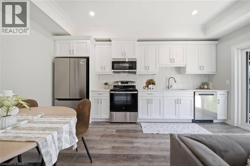 11 ONTARIO Street, Brantford, photo 5