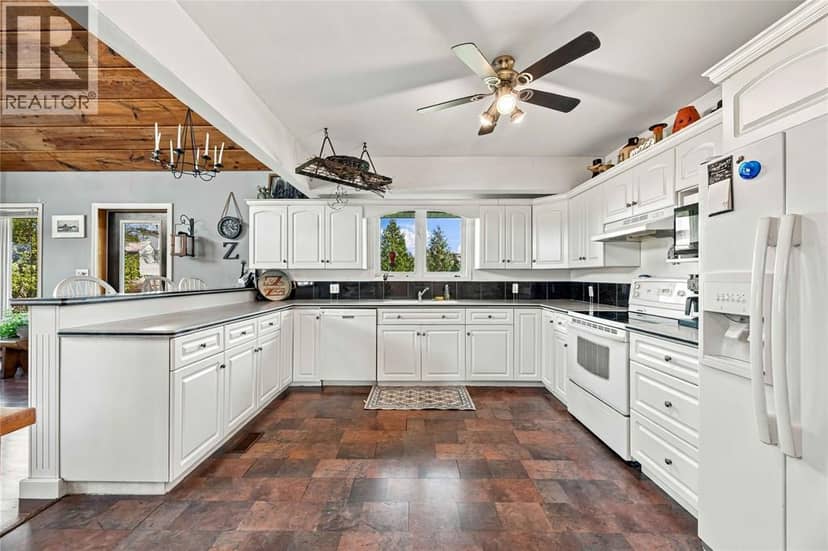 54 Napoleon Street — photo 15 of 40