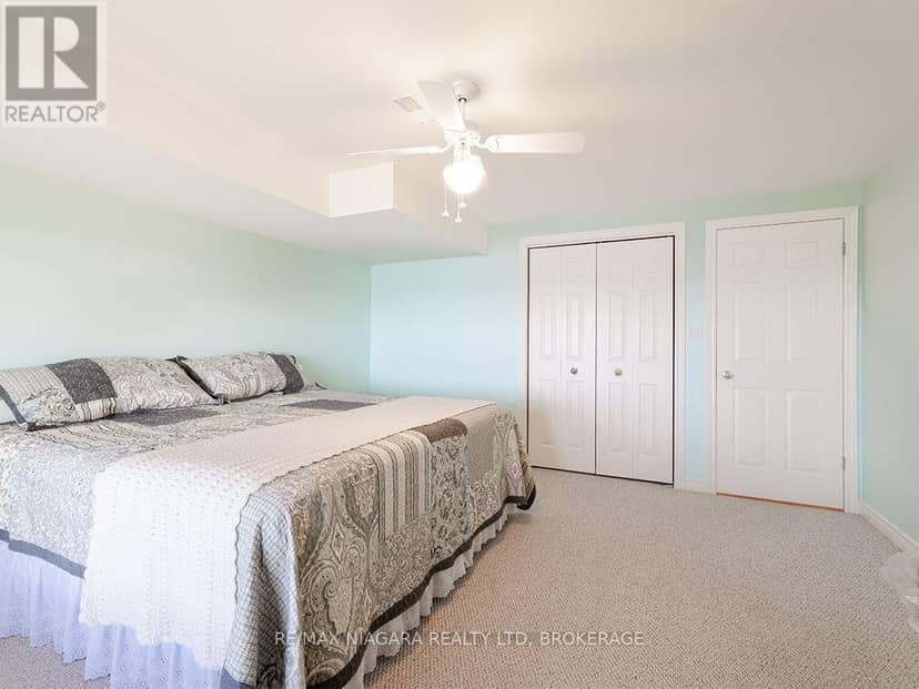 10429 Lakeshore Road — photo 28 of 40