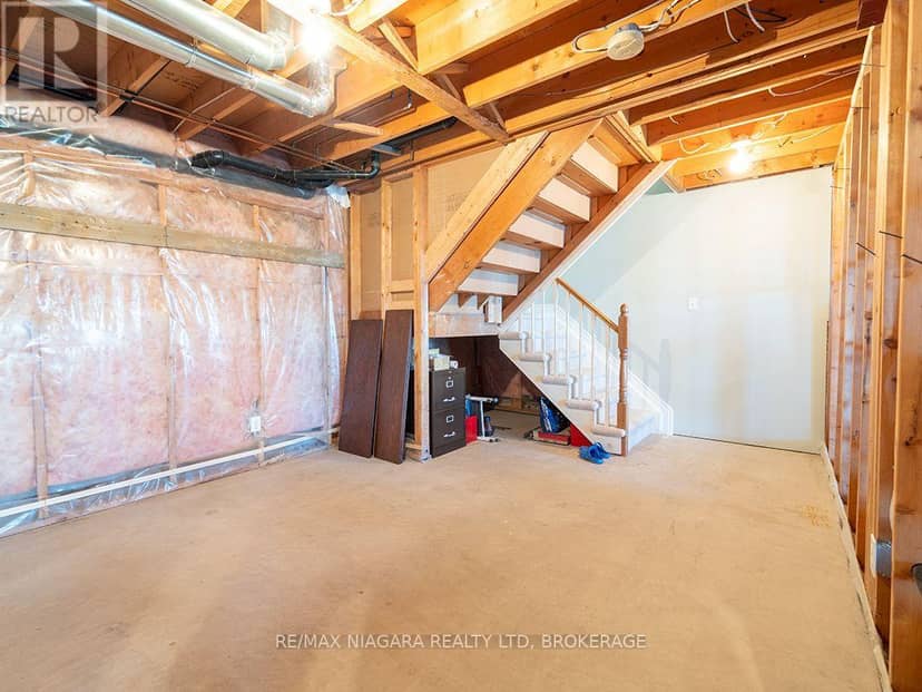 10429 Lakeshore Road — photo 29 of 40