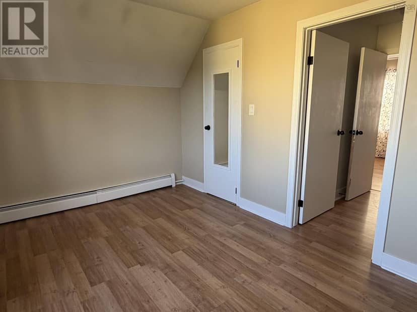 16 Rosewood Avenue — photo 20 of 40