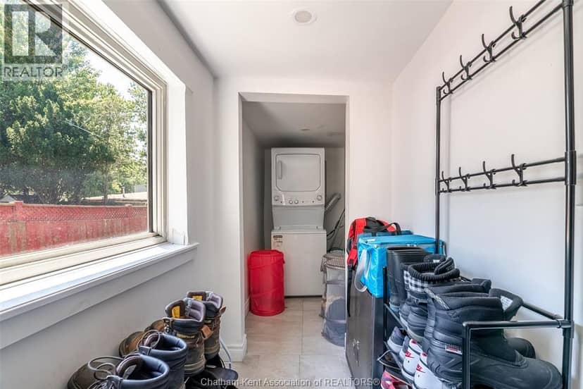 252 Wellington STREET East — photo 19 of 26