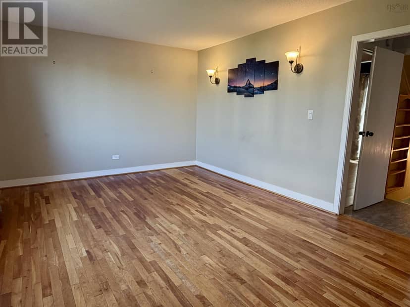 16 Rosewood Avenue, Glace Bay, photo 5