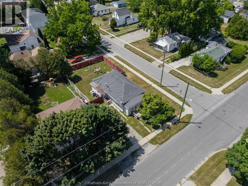 252 Wellington STREET East — photo 25 of 26