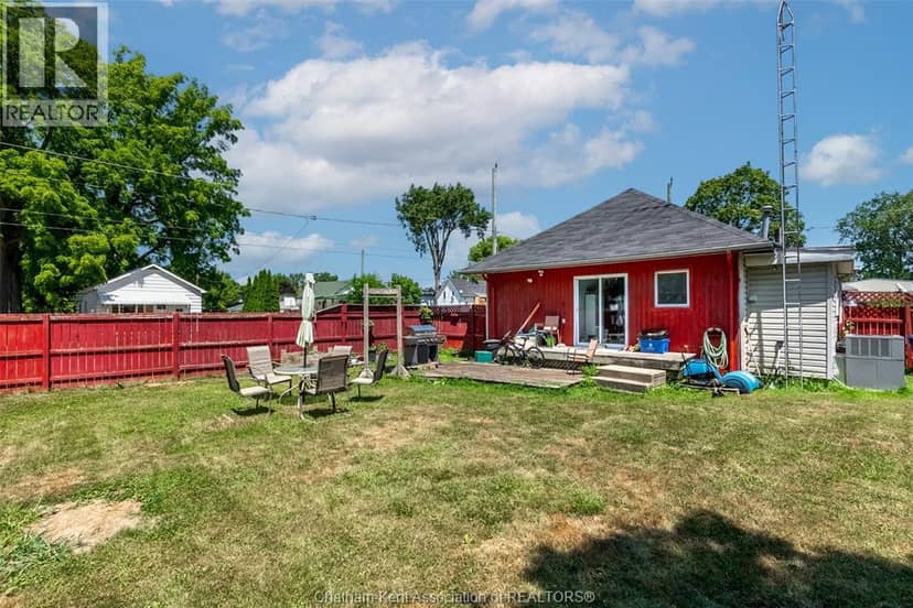 252 Wellington STREET East — photo 21 of 26