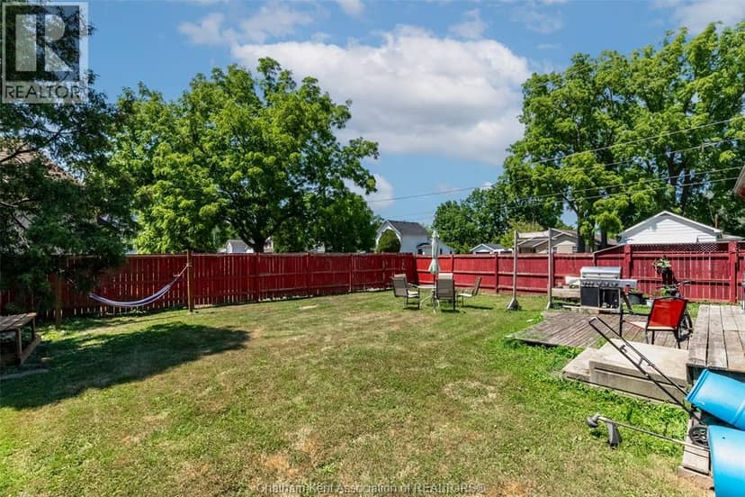 252 Wellington STREET East — photo 24 of 26