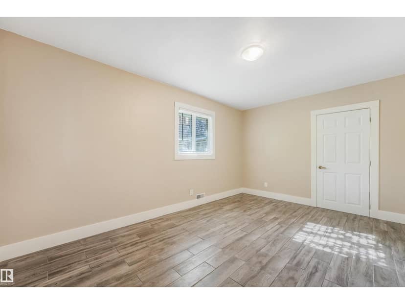 9347 105 AV NW NW — photo 26 of 40