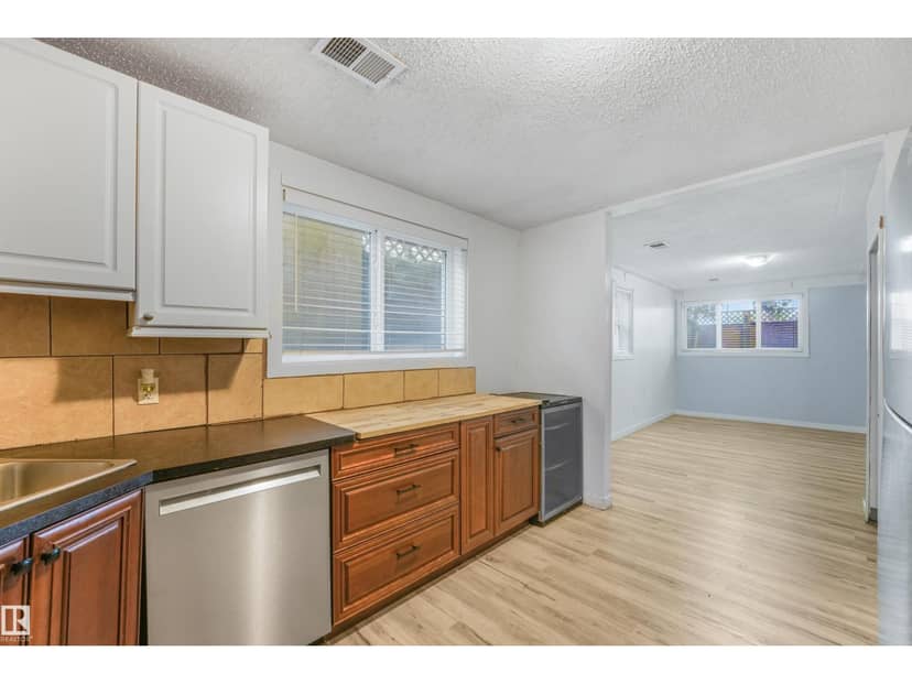 9347 105 AV NW NW — photo 39 of 40