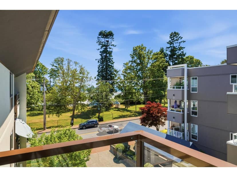 303 15747 MARINE DRIVE, White Rock