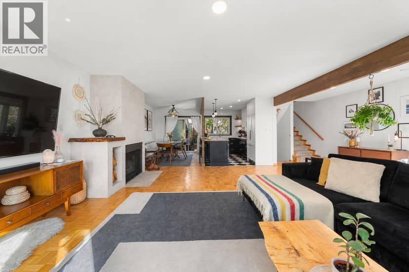 1952 CHESTERFIELD AVENUE, North Vancouver