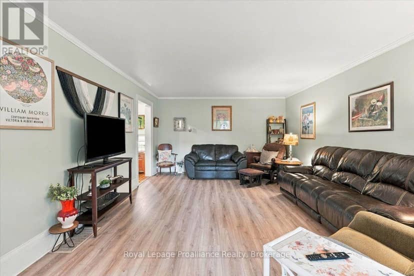 33 Lesley Drive — photo 10 of 38