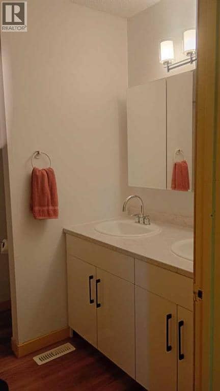 5118 Alexander Avenue — photo 13 of 40