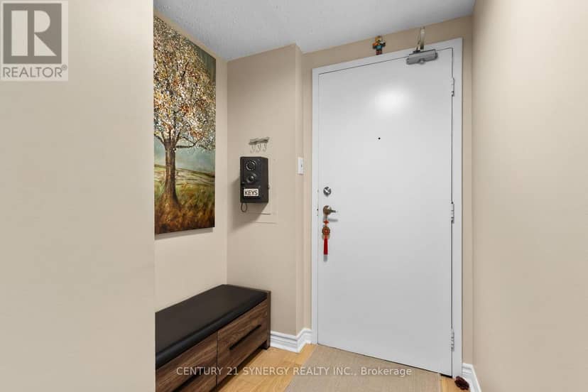 1605 - 530 Laurier Avenue W — photo 6 of 30