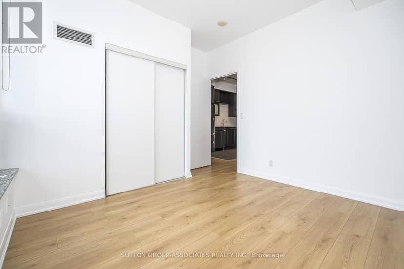 703 - 500 Sherbourne Street — photo 23 of 40