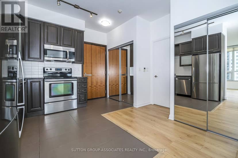 703 - 500 Sherbourne Street — photo 4 of 40
