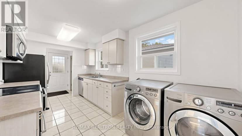 23 Lesgay Crescent — photo 10 of 40