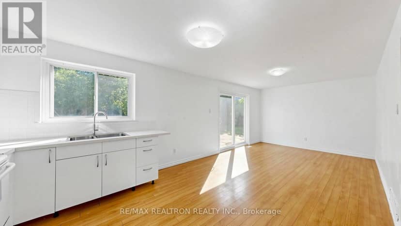 23 Lesgay Crescent — photo 35 of 40