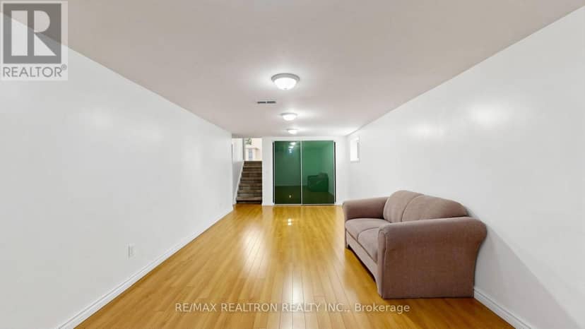 23 Lesgay Crescent — photo 39 of 40