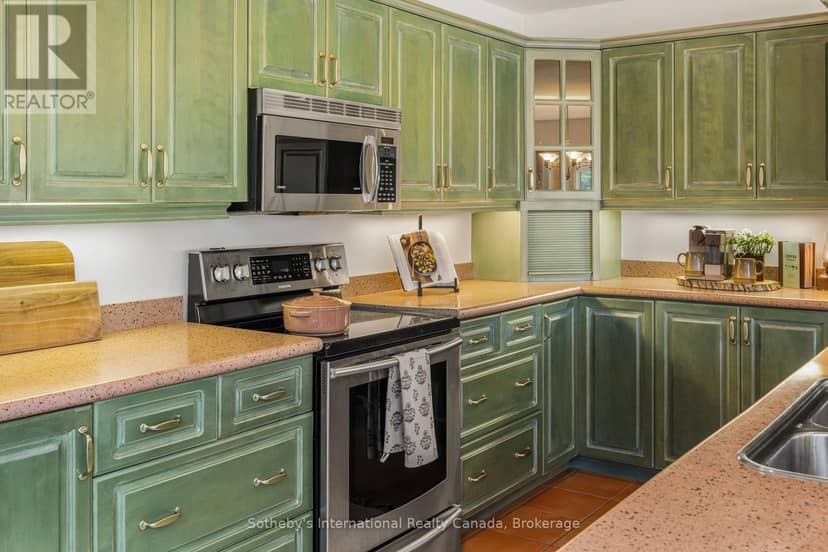 41 Machar Crescent — photo 17 of 40