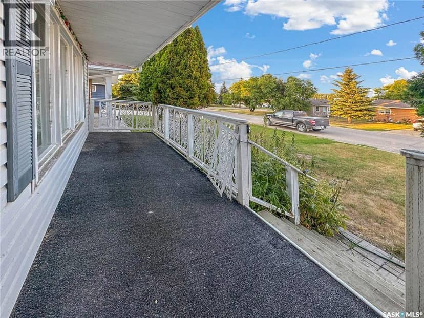 804 Thompson STREET, Whitewood, photo 2