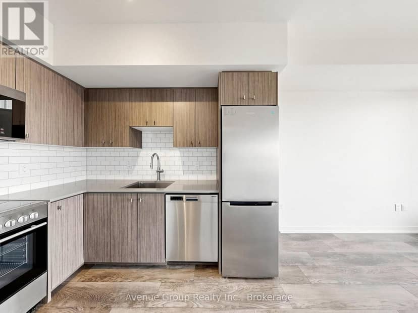 1210 - 15 Wellington Street S — photo 12 of 40