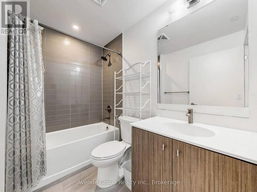 1210 - 15 Wellington Street S — photo 24 of 40