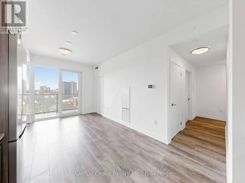1210 - 15 Wellington Street S — photo 13 of 40