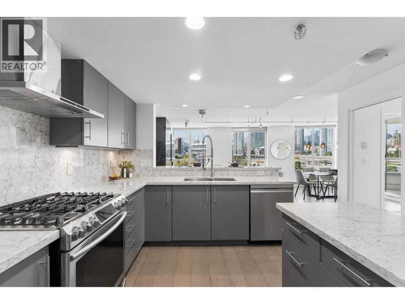 506 120 MILROSS AVENUE, Vancouver