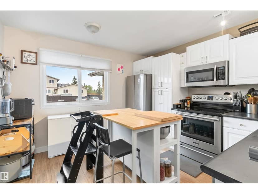 18045 96 AV NW, Edmonton, photo 4