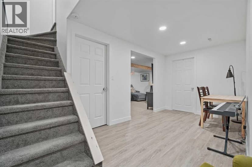 31 Mt Aberdeen Grove SE — photo 34 of 40