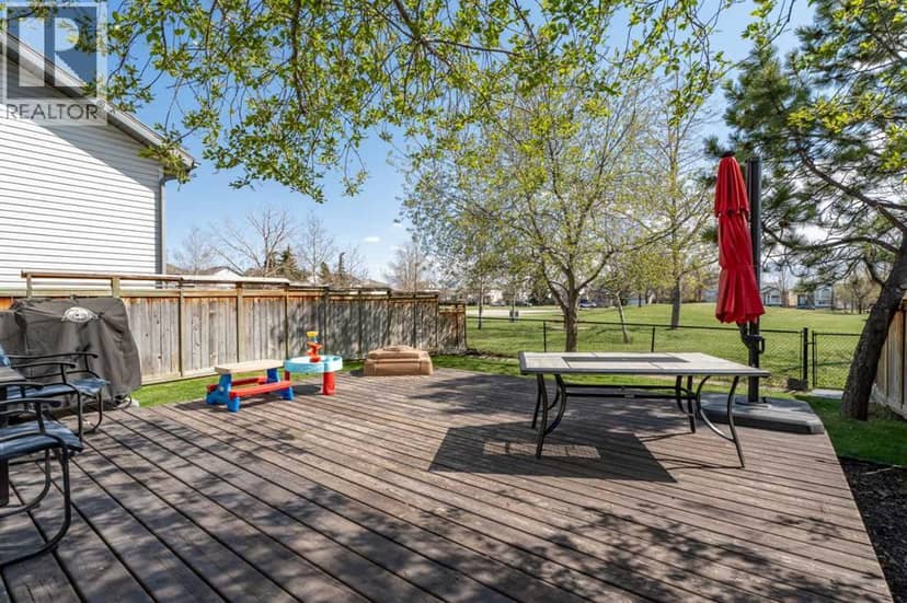 31 Mt Aberdeen Grove SE, Calgary, photo 3