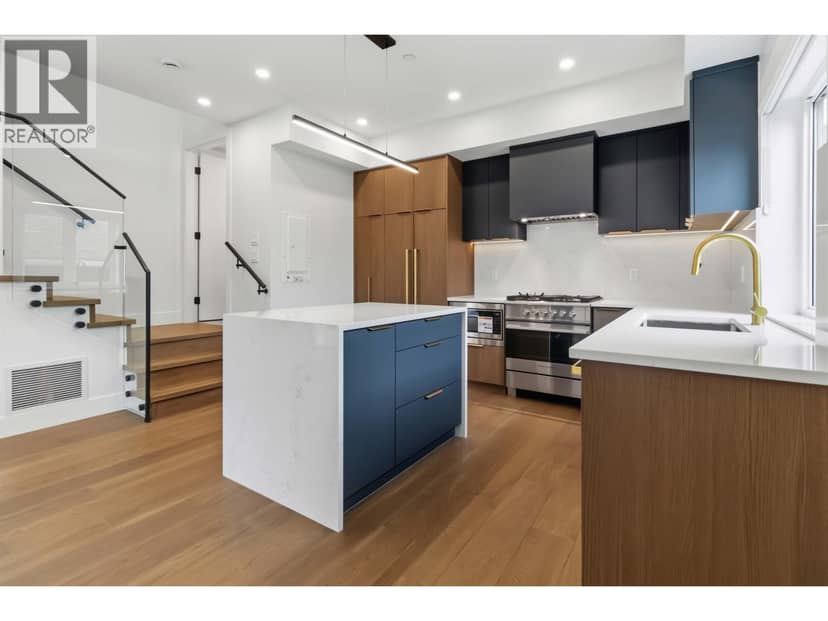 2 552 KASLO STREET, Vancouver