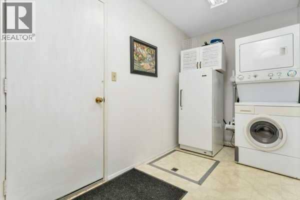 240 Ebert Close — photo 14 of 21