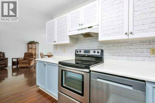 240 Ebert Close — photo 9 of 21