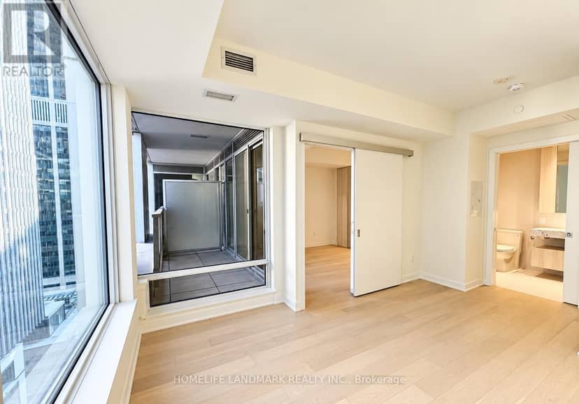 1007 - 11 Yorkville Avenue — photo 4 of 13