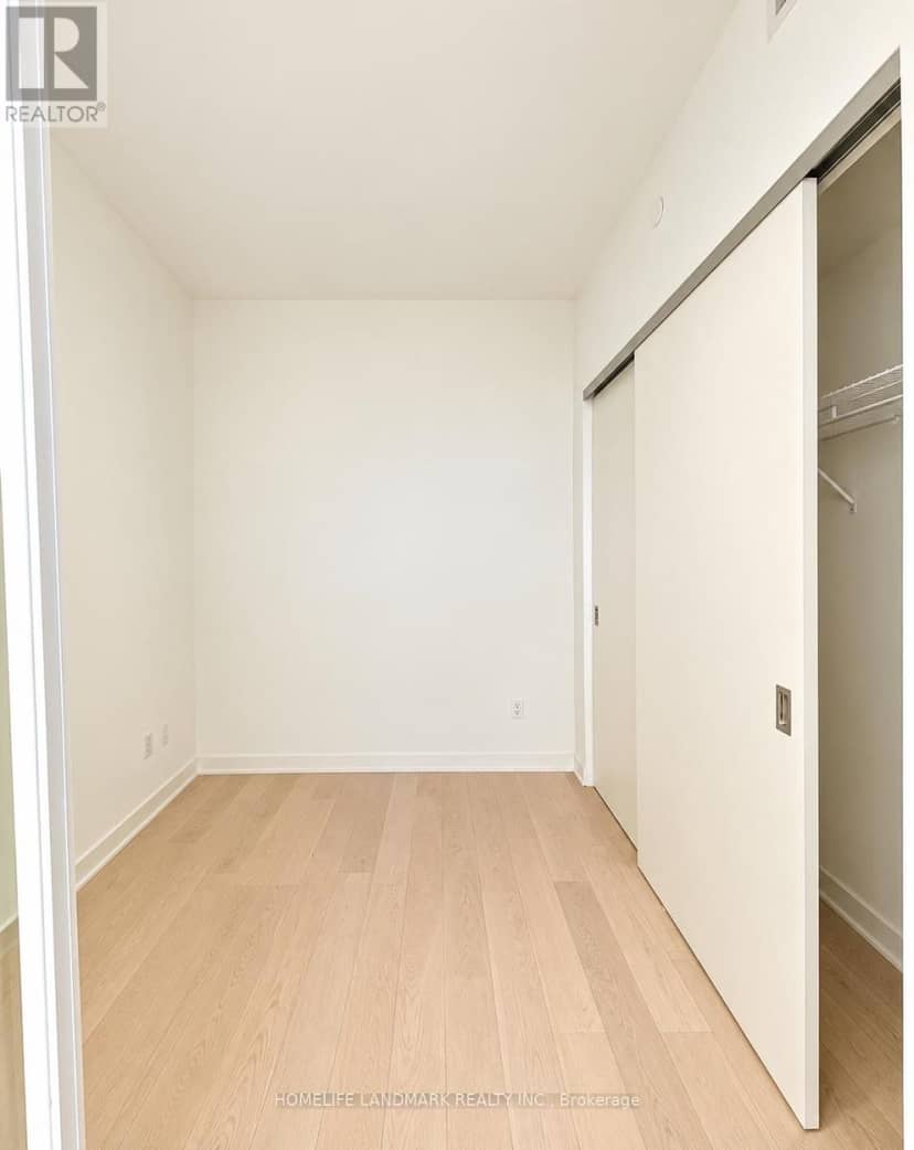 1007 - 11 Yorkville Avenue — photo 5 of 13
