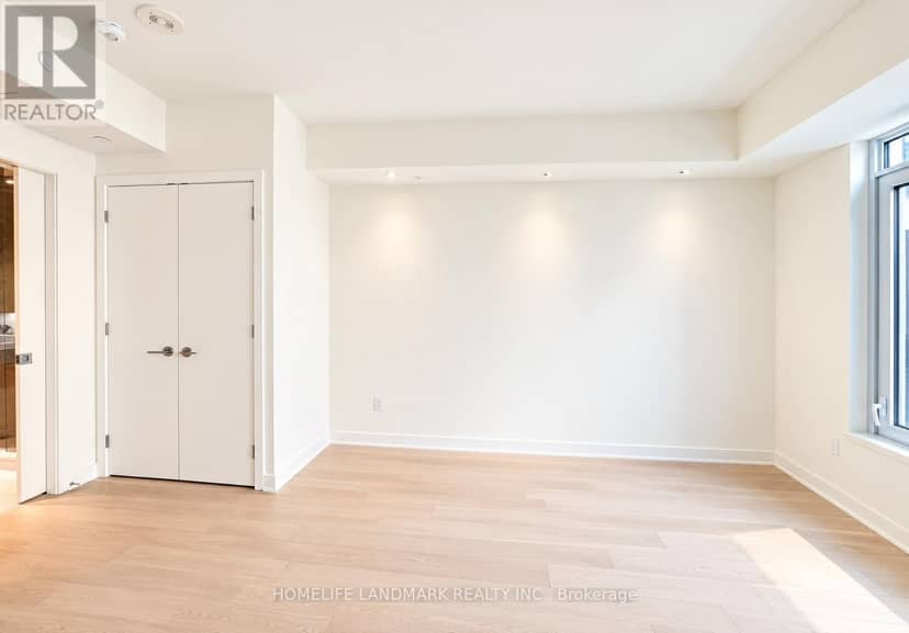 1007 - 11 Yorkville Avenue — photo 6 of 13
