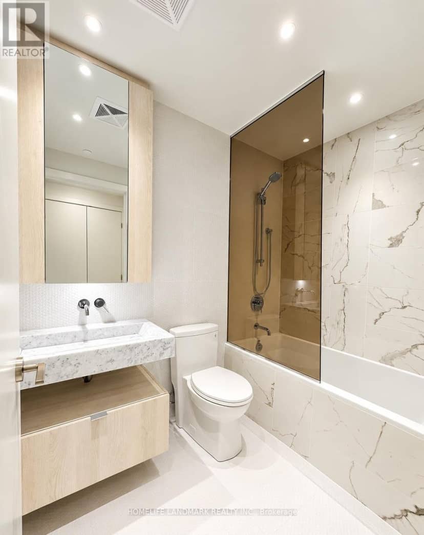 1007 - 11 Yorkville Avenue — photo 9 of 13