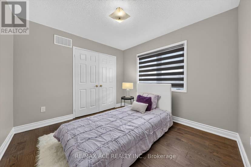 39 Skelton Crescent — photo 37 of 40