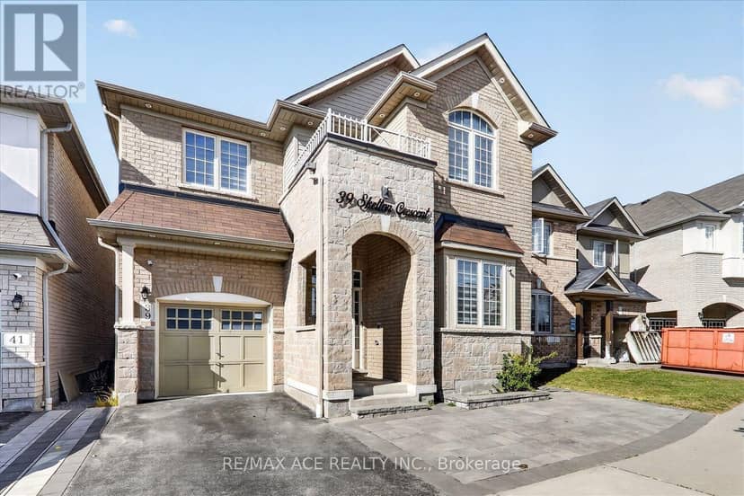 39 Skelton Crescent — photo 4 of 40