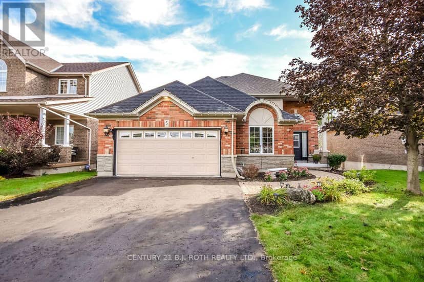 21 Armeda Clow Crescent — photo 1 of 38