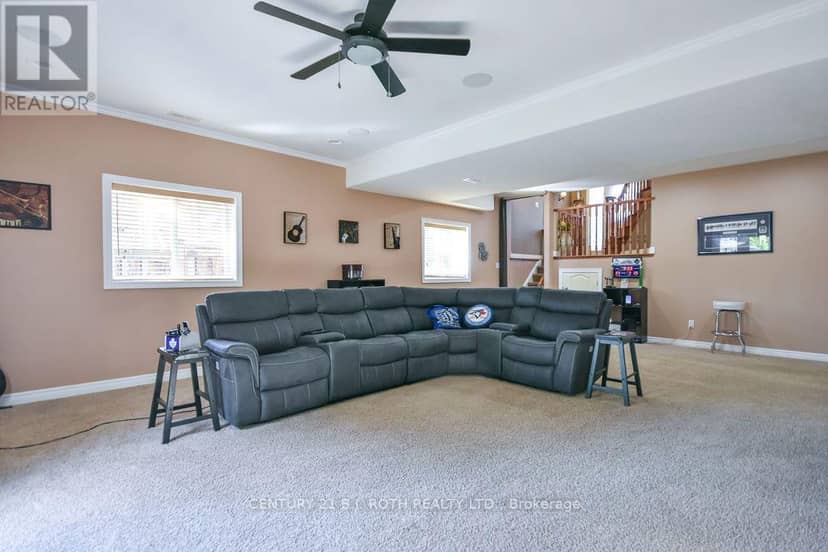 21 Armeda Clow Crescent — photo 21 of 38