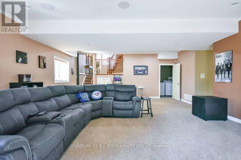 21 Armeda Clow Crescent — photo 22 of 38