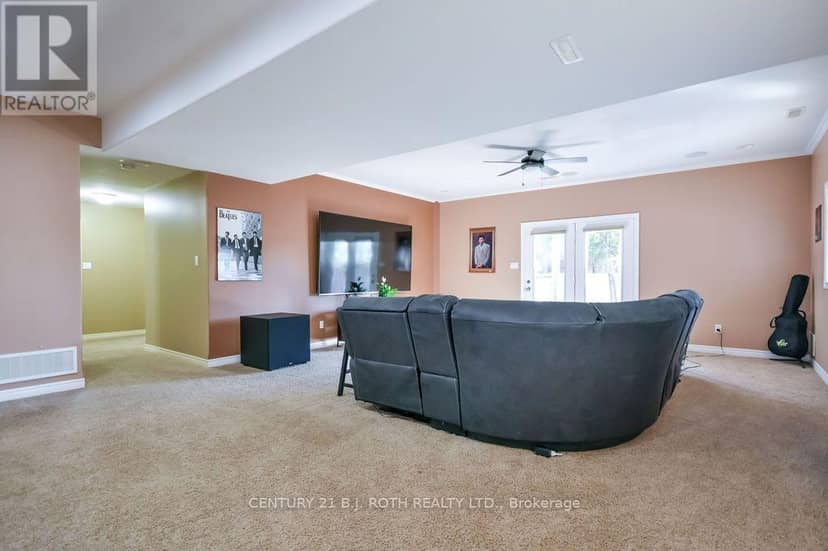 21 Armeda Clow Crescent — photo 24 of 38