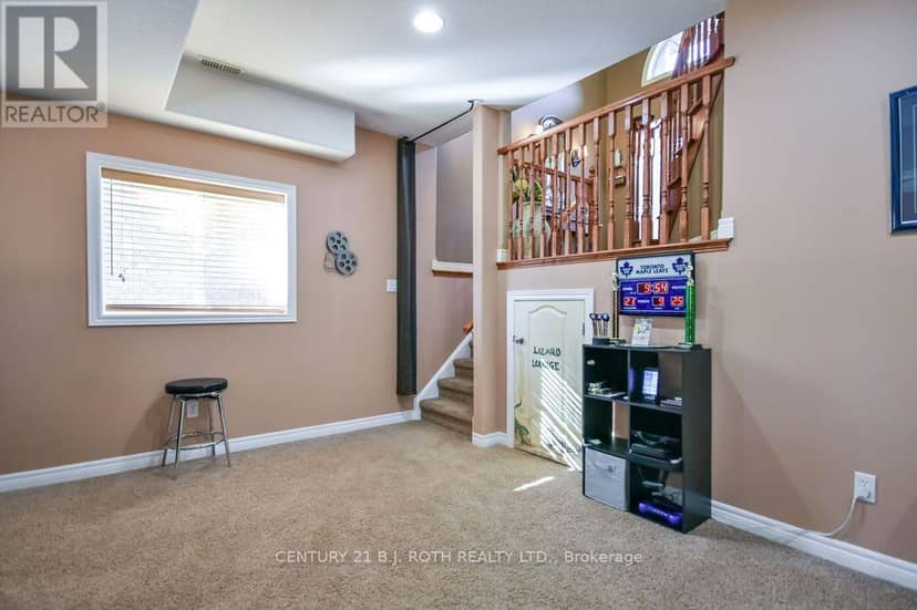 21 Armeda Clow Crescent — photo 25 of 38