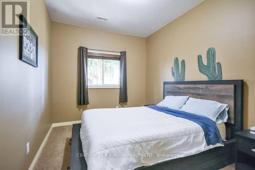 21 Armeda Clow Crescent — photo 26 of 38